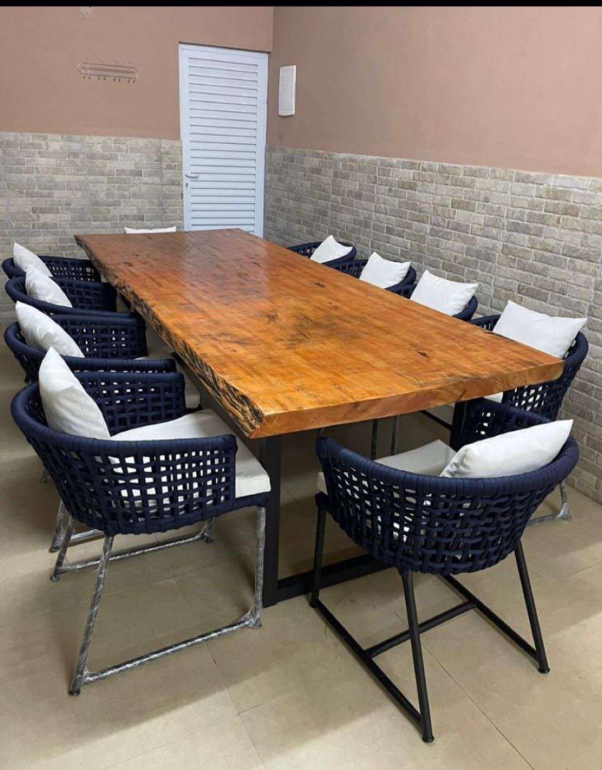 Mesa de jantar com cadeiras